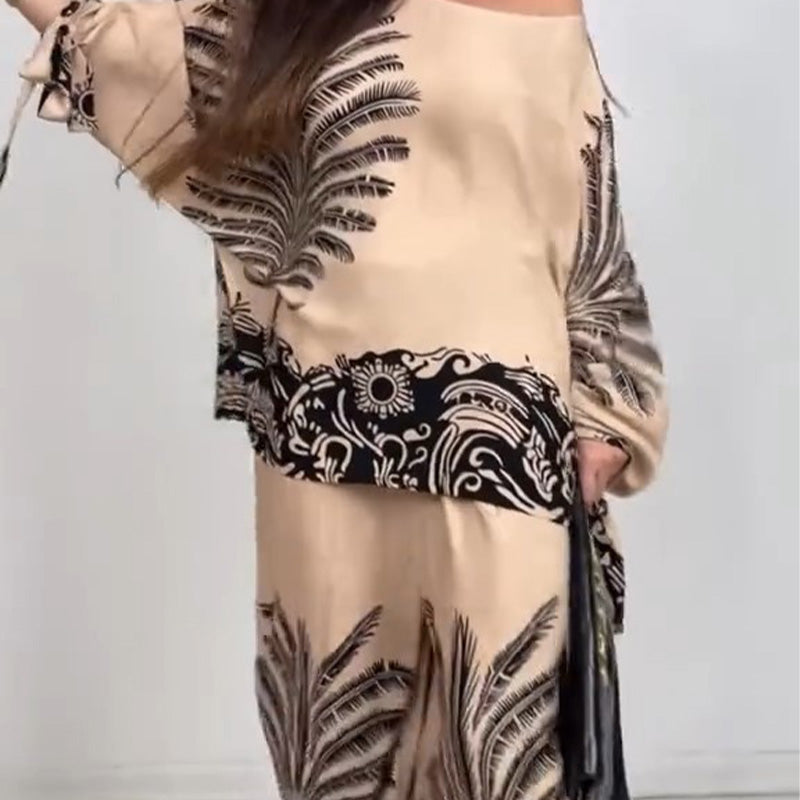 Elegantes bedrucktes Damen-Set aus Oberteil und weiter Hose im Ethno-Stil